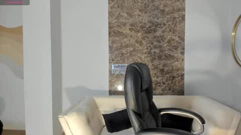 Nina online show from 19, 10, 2025