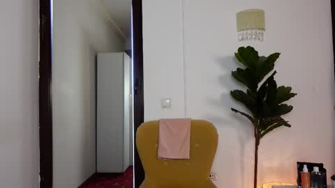 NinaCrystal online show from 10, 2, 2026