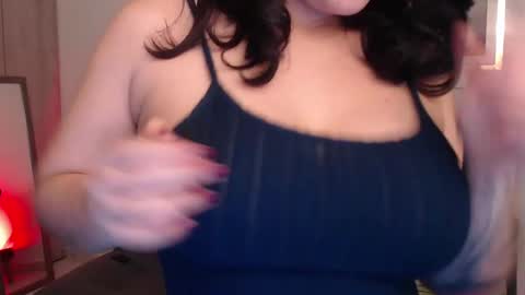 Snapshot of ninaluke chatting on 4, 2, 2025 Nina Luke online show from 4, 2, 2025