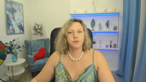 ninastarle online show from 18, 4, 2026