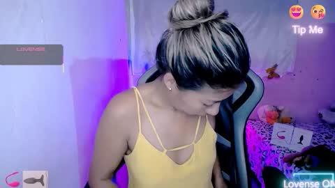 ninatinydoll1 online show from 6, 10, 2025