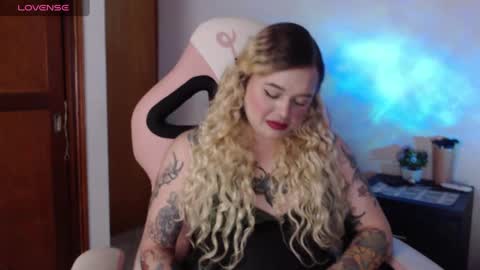 Snapshot of ninaxxstorm chatting on 4, 10, 2025 Nina online show from 4, 10, 2025