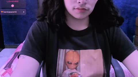 Snapshot of ninayellow chatting on 22, 10, 2025 Nina online show from 22, 10, 2025