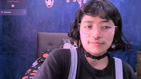 Snapshot of ninayellow chatting on 12, 11, 2025 Nina online show from 12, 11, 2025