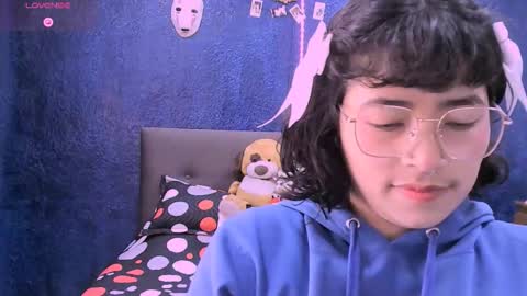 Snapshot of ninayellow chatting on 21, 11, 2025 Nina online show from 21, 11, 2025