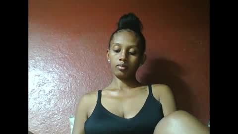 ninie246746 online show from 25, 2, 2025