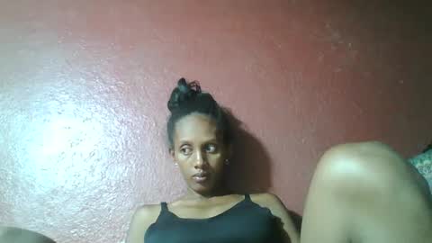 ninie246746 online show from 10, 3, 2025