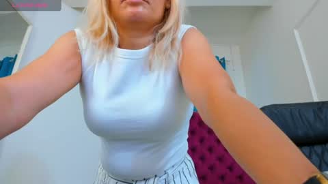 Snapshot of ninna_dee chatting on 1, 7, 2026 nina dee online show from 1, 7, 2026