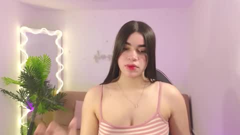 Snapshot of ninna_tay chatting on 28, 11, 2025 Ninnaaaa online show from 28, 11, 2025