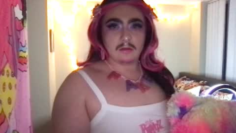 nipplelessalien online show from 5, 4, 2026