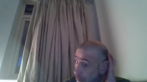 Snapshot of nirevess chatting on 2, 1, 2025 nirevess online show from 2, 1, 2025