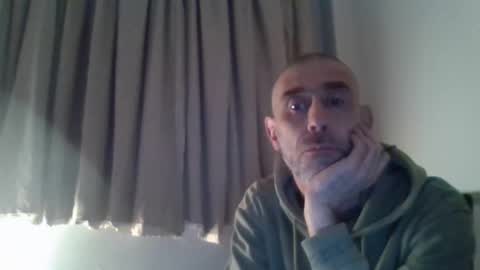 Snapshot of nirevess chatting on 2, 1, 2025 nirevess online show from 2, 1, 2025