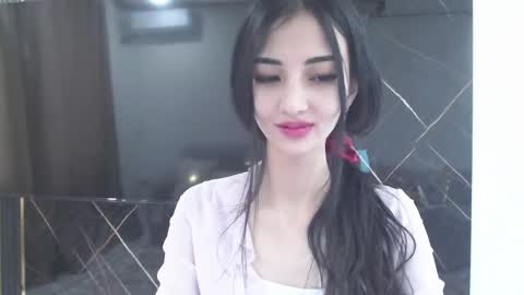Snapshot of niufrommacau chatting on 12, 10, 2025 Niu online show from 12, 10, 2025