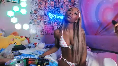 Snapshot of niviawolfe chatting on 12, 12, 2024 NIVIA WOLFE online show from 12, 12, 2024