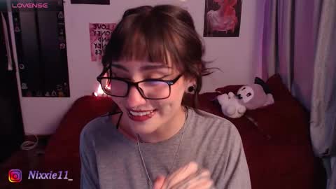 Snapshot of nixxie_ chatting on 6, 11, 2025 Nixxie online show from 6, 11, 2025