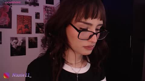 Snapshot of nixxie_ chatting on 13, 11, 2025 Nixxie online show from 13, 11, 2025