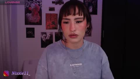 Snapshot of nixxie_ chatting on 14, 11, 2025 Nixxie online show from 14, 11, 2025