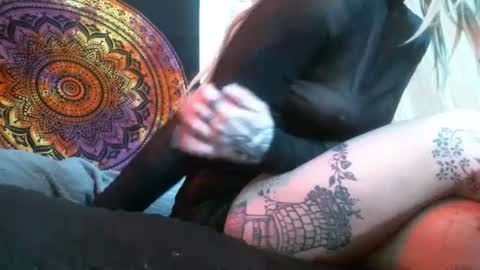 Leah online show from 22, 1, 2025