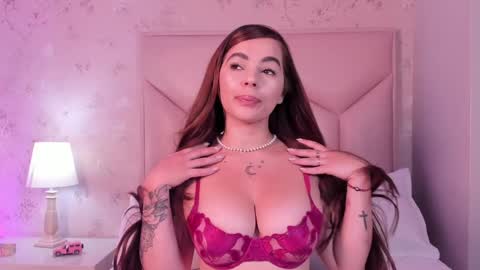 Snapshot of noa_butterfly chatting on 4, 2, 2025 ambarsulliva online show from 4, 2, 2025