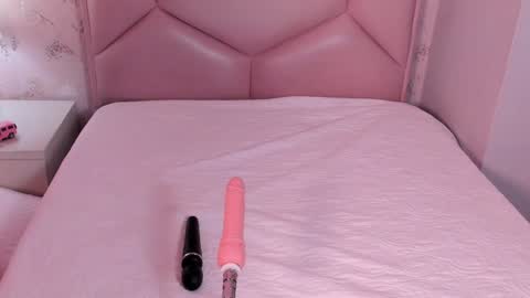 Snapshot of noa_butterfly chatting on 8, 2, 2025 ambarsulliva online show from 8, 2, 2025