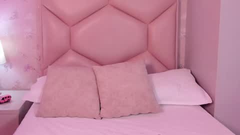 Snapshot of noa_butterfly chatting on 18, 2, 2025 ambarsulliva online show from 18, 2, 2025