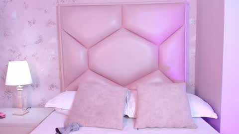 Snapshot of noa_butterfly chatting on 4, 10, 2025 ambarsulliva online show from 4, 10, 2025