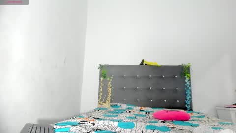 Snapshot of noabrowm chatting on 18, 9, 2025 noah online show from 18, 9, 2025