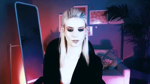 Snapshot of noah_elmer chatting on 12, 10, 2025 REAL name LiaDM are always open online show from 12, 10, 2025