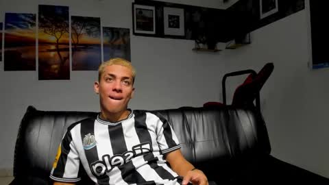 noah_flynn1 online show from 26, 11, 2025