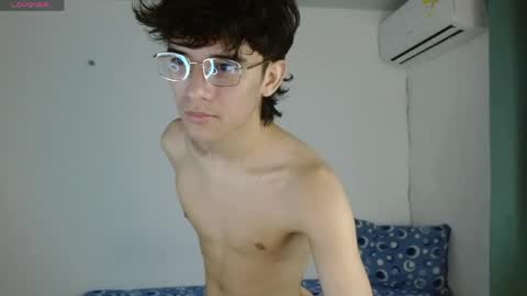 Snapshot of noah_millerx_ chatting on 5, 5, 2026 noah online show from 5, 5, 2026