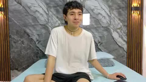 Snapshot of noahwalker__ chatting on 8, 7, 2026 online show from 8, 7, 2026