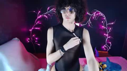 Snapshot of noahxtar chatting on 10, 11, 2025 Noah Xtar online show from 10, 11, 2025