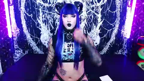 caroline online show from 11, 6, 2026