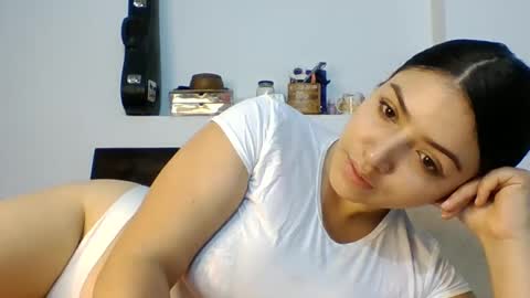 Noa Pino online show from 9, 10, 2025