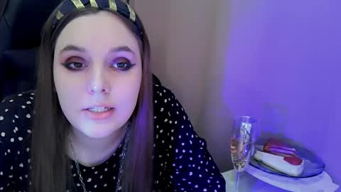 noir_ember_ online show from 27, 2, 2026