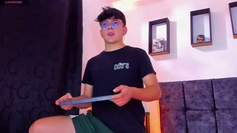 Snapshot of nolan_twink chatting on 8, 10, 2025 Nolan online show from 8, 10, 2025