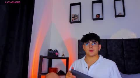 Snapshot of nolan_twink chatting on 19, 10, 2025 Nolan online show from 19, 10, 2025