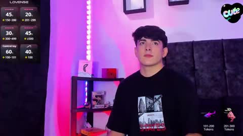 Snapshot of nolan_twink chatting on 16, 11, 2025 Nolan online show from 16, 11, 2025