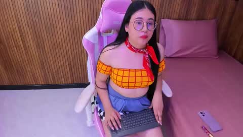 Nahomi online show from 3, 12, 2025