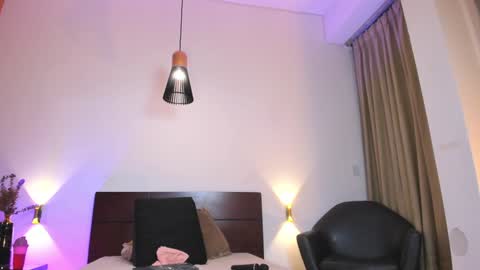 Snapshot of nora_dasilva chatting on 10, 12, 2024 Nora Da Silva online show from 10, 12, 2024