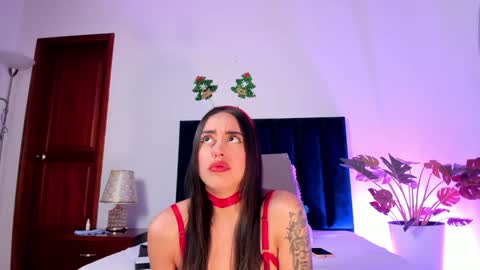 Snapshot of nora_dasilva chatting on 20, 12, 2024 Nora Da Silva online show from 20, 12, 2024