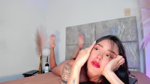 Snapshot of nora_dasilva chatting on 5, 2, 2025 Nora Da Silva online show from 5, 2, 2025