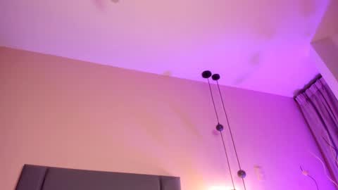 Snapshot of nora_dasilva chatting on 7, 2, 2025 Nora Da Silva online show from 7, 2, 2025