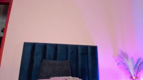 Snapshot of nora_dasilva chatting on 22, 10, 2025 Nora Da Silva online show from 22, 10, 2025