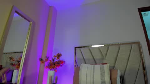 Snapshot of nora_dasilva chatting on 23, 10, 2025 Nora Da Silva online show from 23, 10, 2025