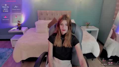 Snapshot of nora_vennucci chatting on 4, 3, 2026 Nora online show from 4, 3, 2026