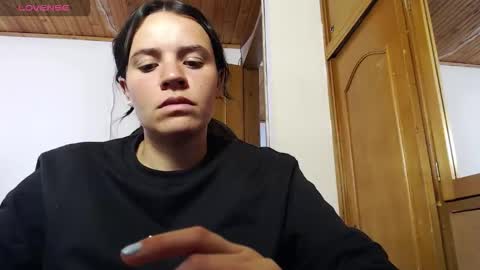 noreen_ online show from 8, 11, 2025