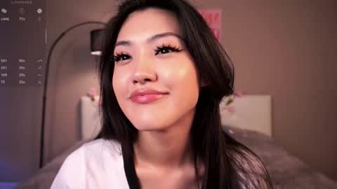 Snapshot of noreenbeckey chatting on 17, 10, 2025 Nore online show from 17, 10, 2025