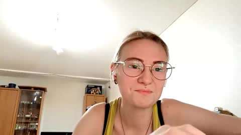 Snapshot of norinebaeza chatting on 29, 11, 2025 Lola online show from 29, 11, 2025