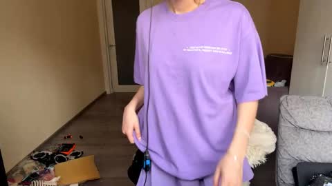 Elena online show from 18, 4, 2026